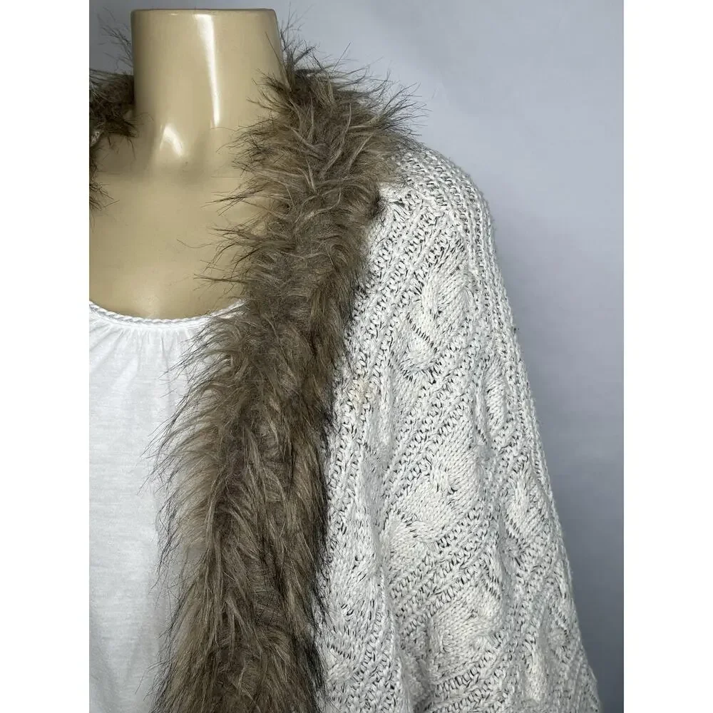 Northern Angel Anthropologie Sweater Womens Large Faux Fur Trim Batwing Cardigan